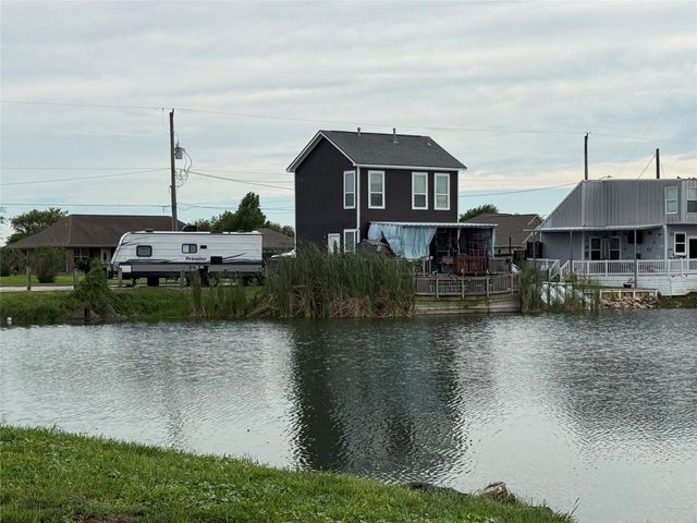 2730 Avenue D, San Leon, TX 77539