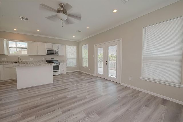 2730 Avenue D, San Leon, TX 77539