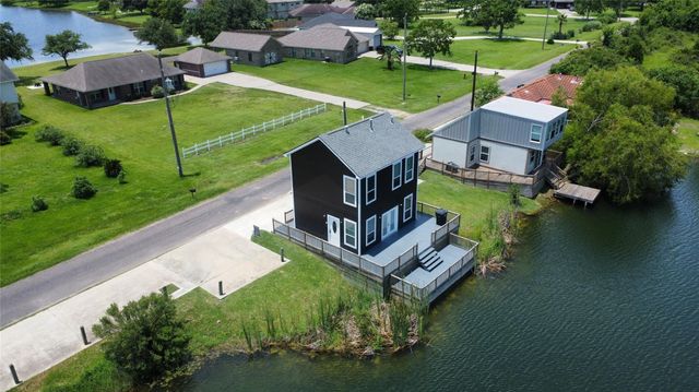 2730 Avenue D, San Leon, TX 77539