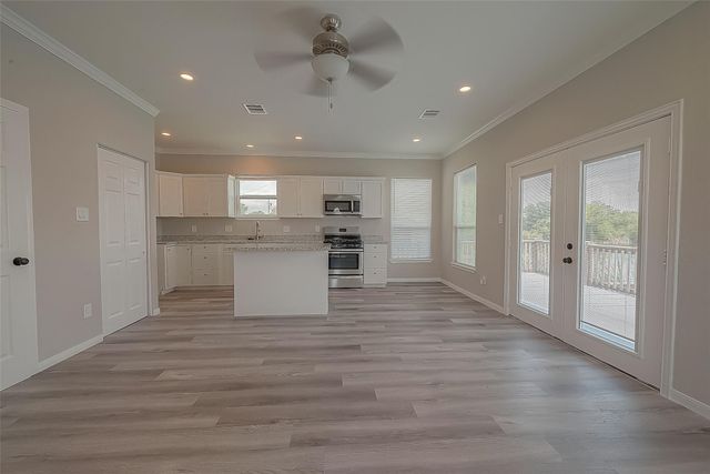 2730 Avenue D, San Leon, TX 77539