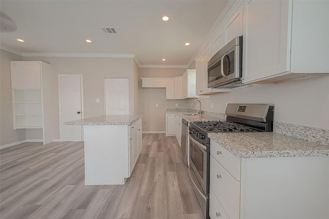 2730 Avenue D, San Leon, TX 77539