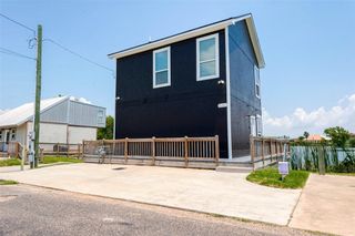 2730 Avenue D, San Leon, TX 77539