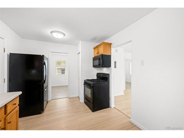 949 S Perry St, Denver, CO 80219