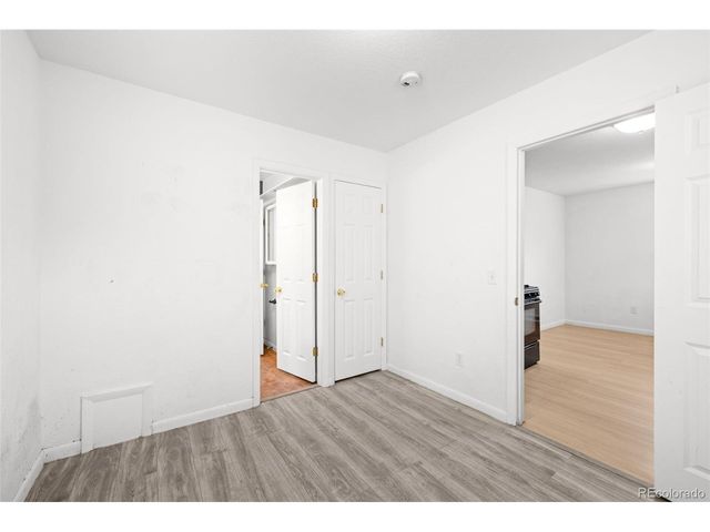 949 S Perry St, Denver, CO 80219