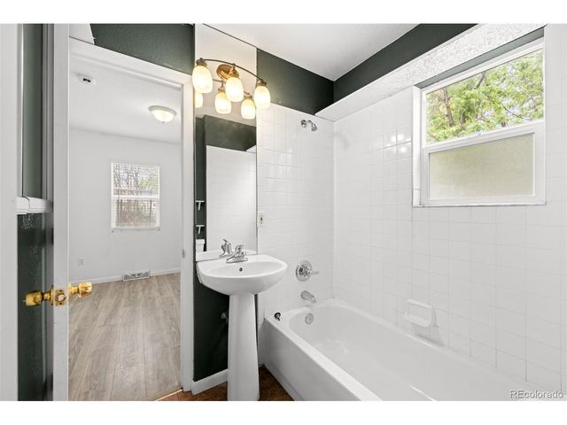 949 S Perry St, Denver, CO 80219