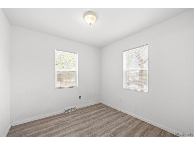 949 S Perry St, Denver, CO 80219