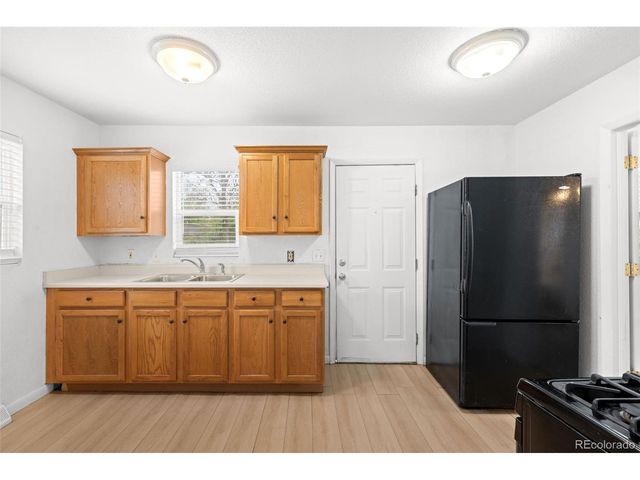 949 S Perry St, Denver, CO 80219