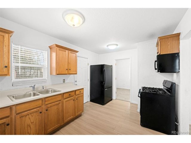 949 S Perry St, Denver, CO 80219
