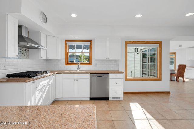 25 Cherry Hill Lane, Manalapan, NJ 07726
