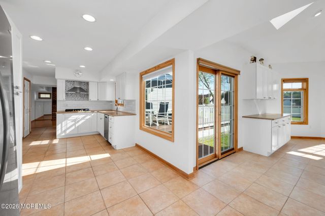 25 Cherry Hill Lane, Manalapan, NJ 07726