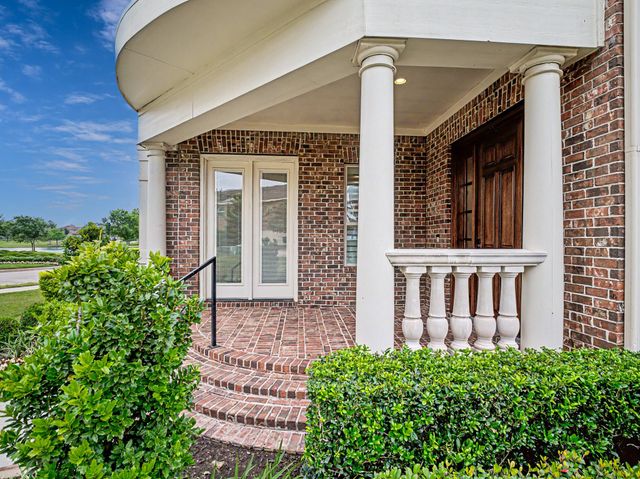 119 Grace Point Drive, Sugar Land, TX 77498