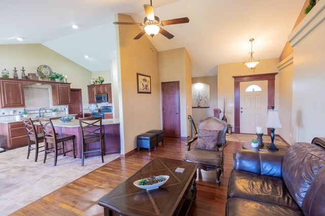4005 N Lake Ridge Ct., Wichita, KS 67205