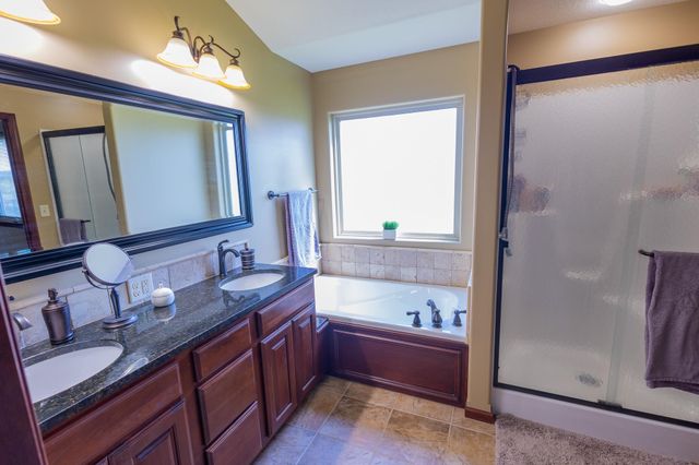 4005 N Lake Ridge Ct., Wichita, KS 67205
