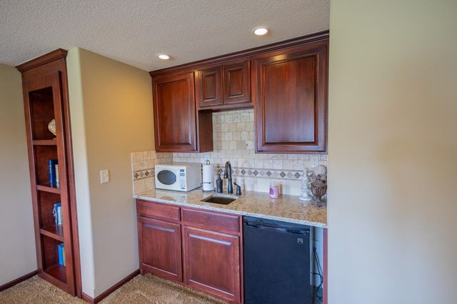 4005 N Lake Ridge Ct., Wichita, KS 67205