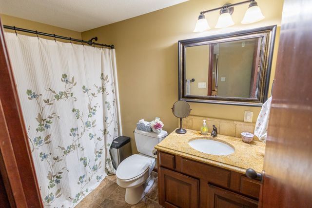 4005 N Lake Ridge Ct., Wichita, KS 67205
