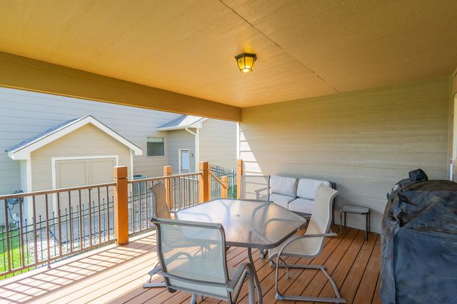 4005 N Lake Ridge Ct., Wichita, KS 67205