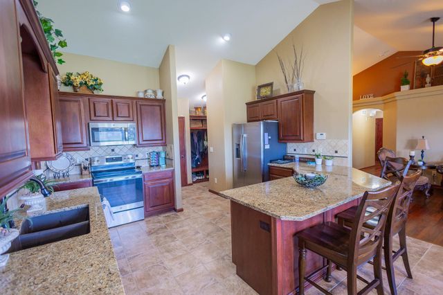 4005 N Lake Ridge Ct., Wichita, KS 67205
