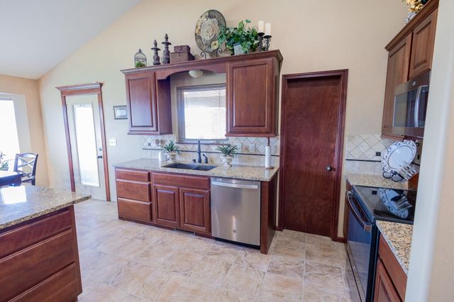 4005 N Lake Ridge Ct., Wichita, KS 67205