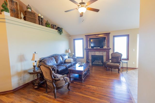 4005 N Lake Ridge Ct., Wichita, KS 67205