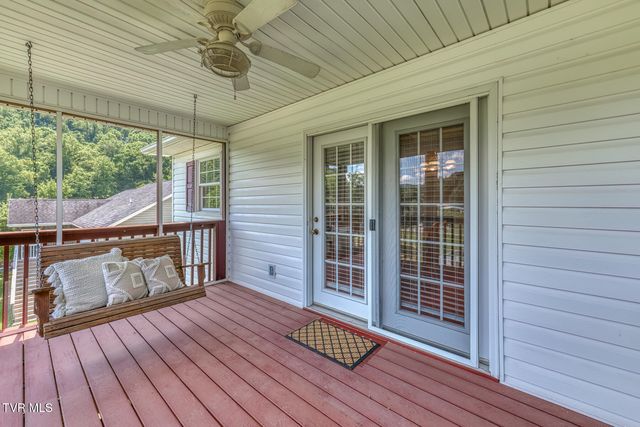 303 Spring House Court, Mount Carmel, TN 37645
