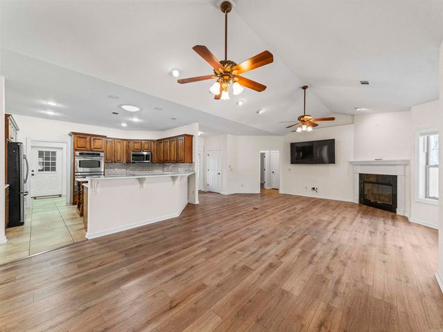 10 Marbella Lane, Hot Springs Village, AR 71909