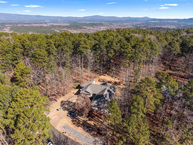 10 Marbella Lane, Hot Springs Village, AR 71909