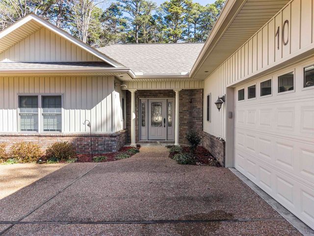 10 Marbella Lane, Hot Springs Village, AR 71909