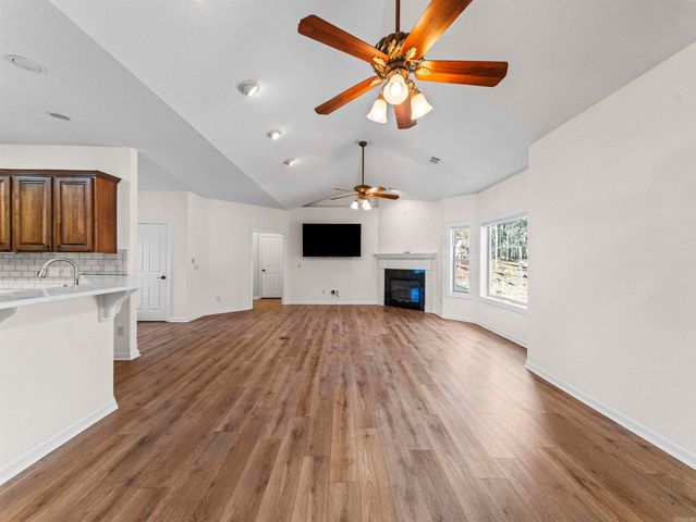 10 Marbella Lane, Hot Springs Village, AR 71909