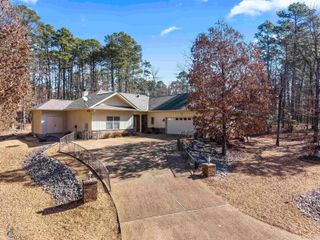 10 Marbella Lane, Hot Springs Village, AR 71909