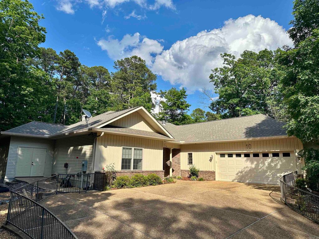10 Marbella Lane, Hot Springs Village, AR 71909