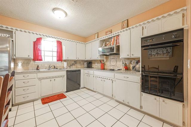 1621 Kavel Drive, Oklahoma City, OK 73127