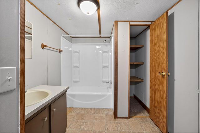 3559 Lake Kathy Road, Tunnel Hill, GA 30755