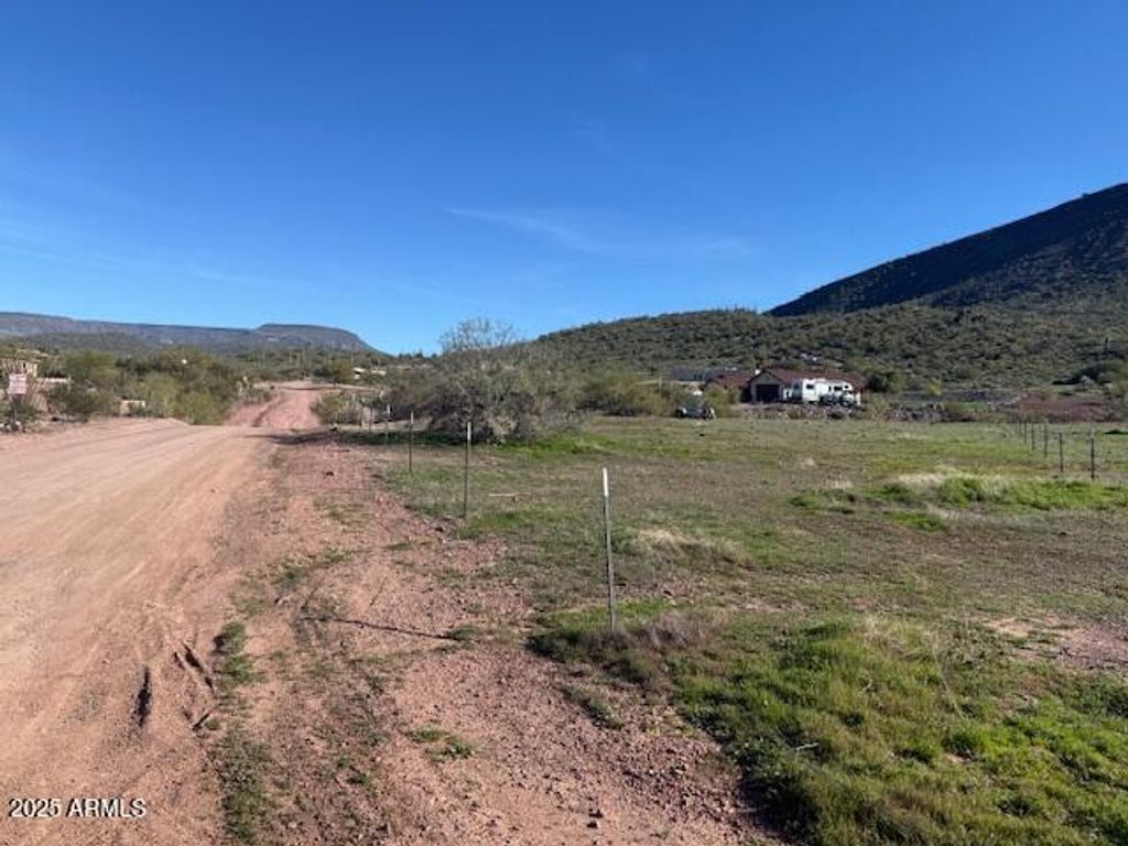 Image 3 of property listing at 0 N 18th Street -, New River, AZ 85087