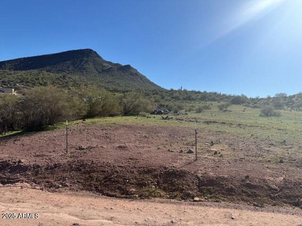 Image 4 of property listing at 0 N 18th Street -, New River, AZ 85087