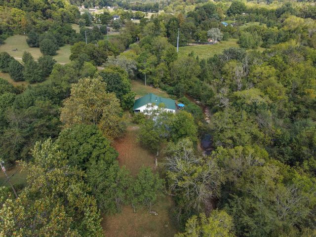 2174 Tinnin Rd, Goodlettsville, TN 37072