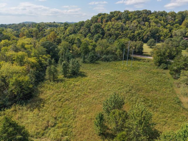 2174 Tinnin Rd, Goodlettsville, TN 37072