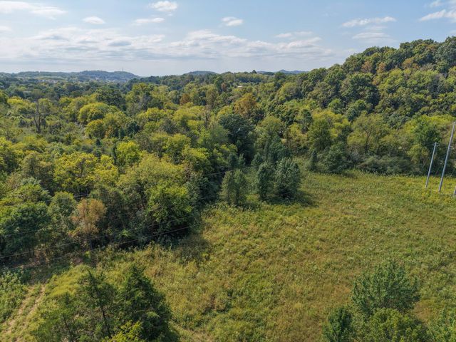 2174 Tinnin Rd, Goodlettsville, TN 37072