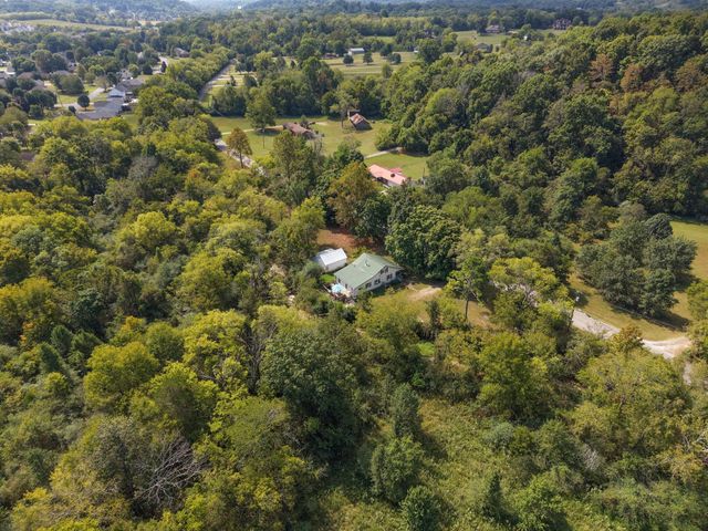 2174 Tinnin Rd, Goodlettsville, TN 37072