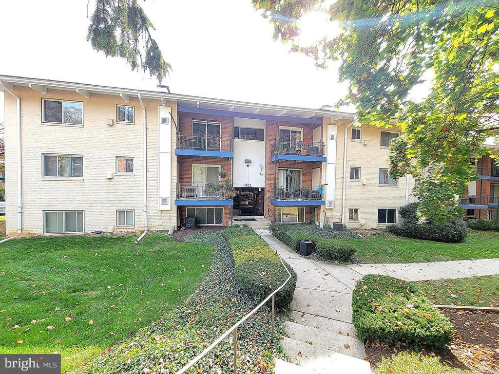 Image 3 of property listing at 11402 CHERRY HILL RD #104, Beltsville, MD 20705