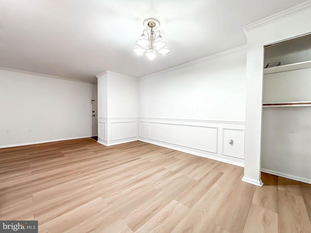 Image 5 of property listing at 11402 CHERRY HILL RD #104, Beltsville, MD 20705