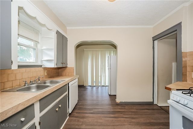 1218 Dietz Avenue, Akron, OH 44301