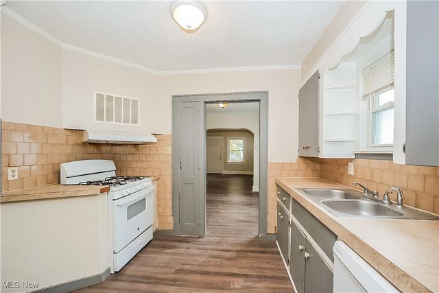 1218 Dietz Avenue, Akron, OH 44301