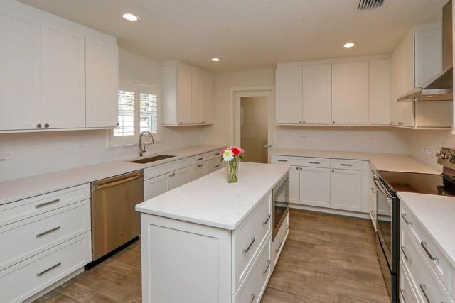 4307 W ROLAND STREET, Tampa, FL 33609