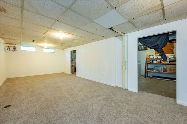 4305 65th Street, Urbandale, IA 50322