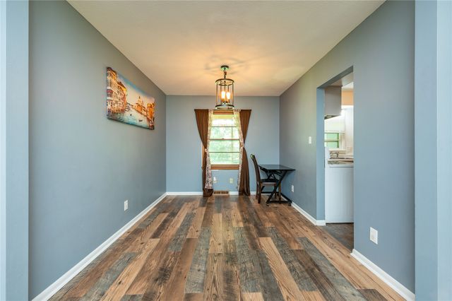 4305 65th Street, Urbandale, IA 50322