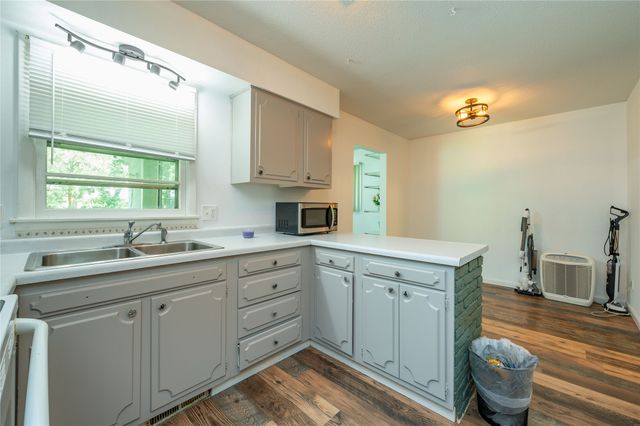 4305 65th Street, Urbandale, IA 50322