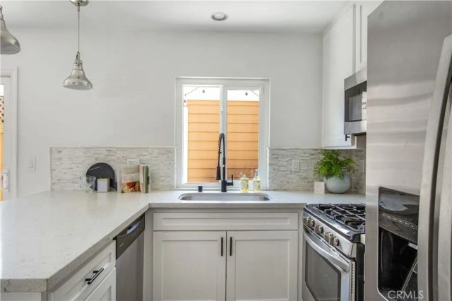 19 Seabird Court 13, Newport Beach, CA 92663