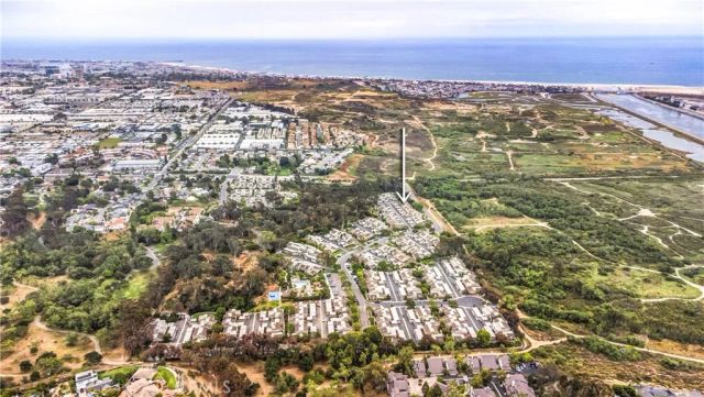 19 Seabird Court 13, Newport Beach, CA 92663