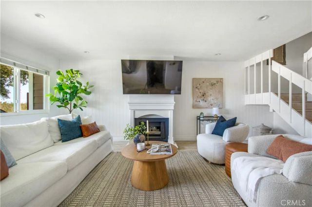 19 Seabird Court 13, Newport Beach, CA 92663