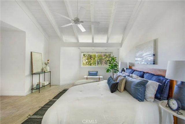 19 Seabird Court 13, Newport Beach, CA 92663